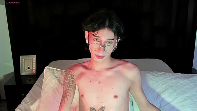 Snapshot of AndyWiilliams chatting on February 13, 2025, 11:58 pm AndyWiilliams online show from February 13, 2025, 11:58 pm