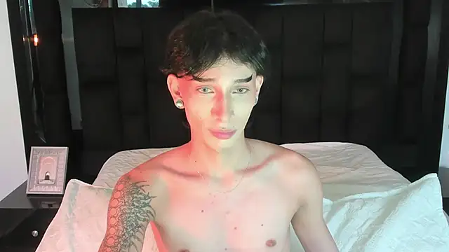 Snapshot of AndyWiilliams chatting on February 18, 2025, 9:31 pm AndyWiilliams online show from February 18, 2025, 9:31 pm