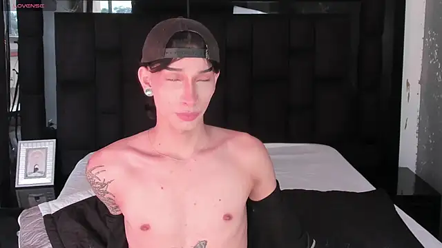 Snapshot of AndyWiilliams chatting on February 28, 2025, 8:39 pm AndyWiilliams online show from February 28, 2025, 8:39 pm