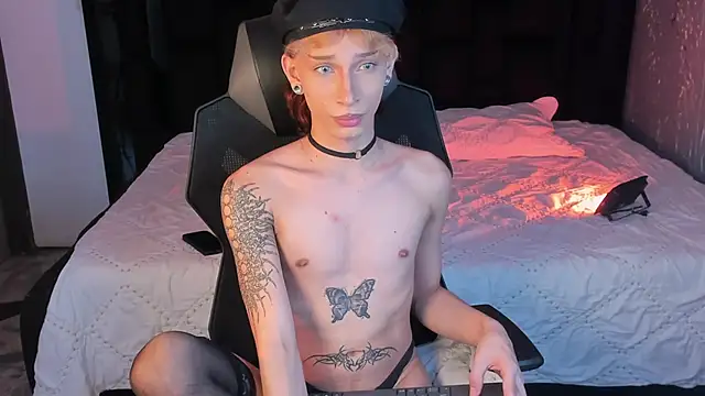 Snapshot of AndyWiilliams chatting on September 15, 2025, 9:37 pm AndyWiilliams online show from September 15, 2025, 9:37 pm