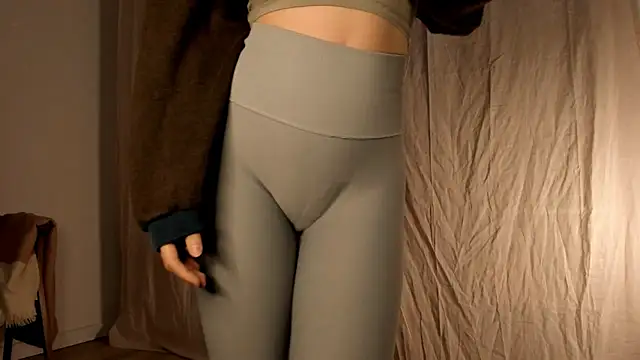 hee jeen online show from February 21, 2025, 4:05 pm