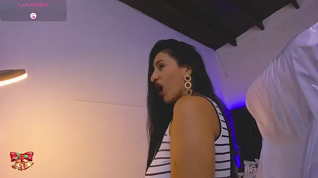 lauren fit online show from March 21, 2025, 5:45 pm