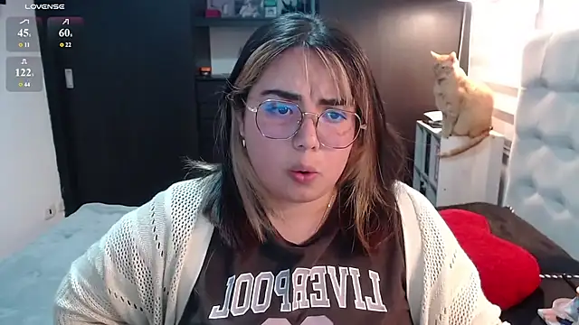 Snapshot of yini_angel chatting on June 18, 2026, 11:09 pm yini angel online show from June 18, 2026, 11:09 pm
