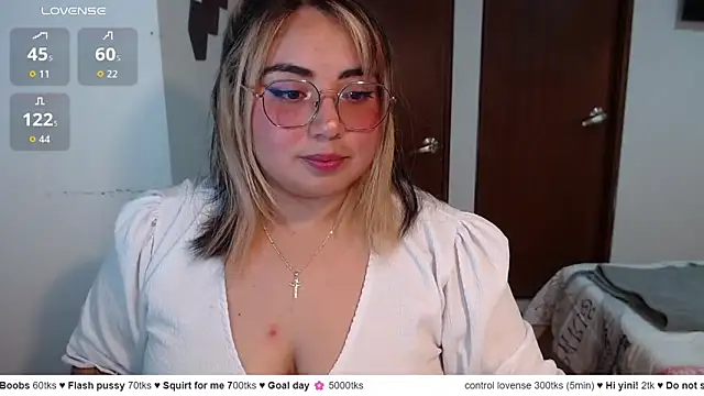 Snapshot of yini_angel chatting on June 23, 2026, 3:15 am yini angel online show from June 23, 2026, 3:15 am