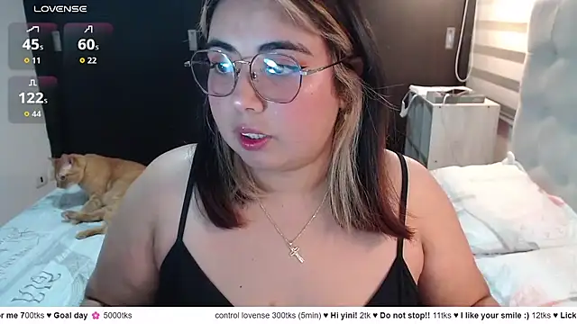 Snapshot of yini_angel chatting on June 25, 2026, 3:06 am yini angel online show from June 25, 2026, 3:06 am