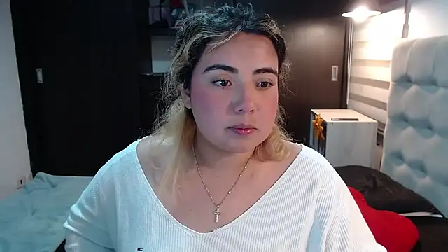 Snapshot of yini_angel chatting on July 29, 2026, 2:21 am yini angel online show from July 29, 2026, 2:21 am