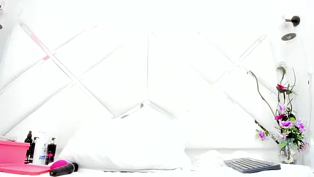 AgathaPember online show from February 9, 2025, 1:14 pm