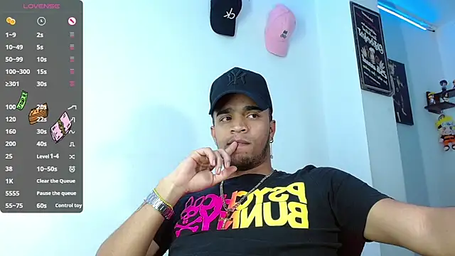 Snapshot of Bigcock_21cm_ chatting on March 4, 2025, 1:17 pm Bigcock 21cm online show from March 4, 2025, 1:17 pm