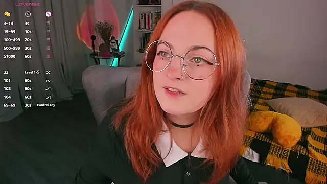 Snapshot of Alice_CutePerv chatting on October 10, 2025, 12:53 am Alice CutePerv online show from October 10, 2025, 12:53 am