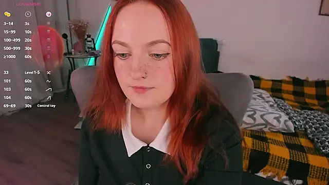 Snapshot of Alice_CutePerv chatting on October 27, 2025, 12:31 pm Alice CutePerv online show from October 27, 2025, 12:31 pm