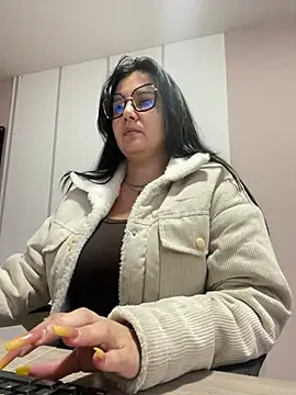 Snapshot of SWEETLILY18 chatting on January 4, 2025, 11:33 am SWEETLILY18 online show from January 4, 2025, 11:33 am