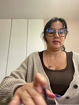 Snapshot of SWEETLILY18 chatting on February 4, 2025, 2:21 pm SWEETLILY18 online show from February 4, 2025, 2:21 pm