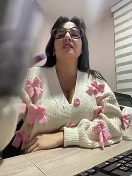 Snapshot of SWEETLILY18 chatting on February 6, 2025, 11:21 am SWEETLILY18 online show from February 6, 2025, 11:21 am