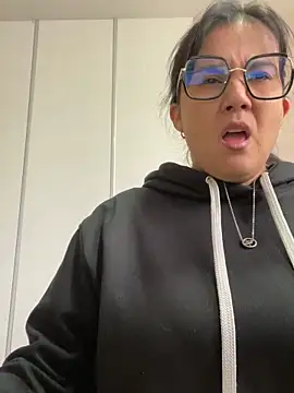 Snapshot of SWEETLILY18 chatting on February 7, 2025, 2:26 pm SWEETLILY18 online show from February 7, 2025, 2:26 pm