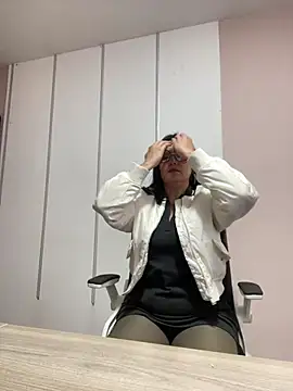 Snapshot of SWEETLILY18 chatting on February 27, 2025, 11:31 am SWEETLILY18 online show from February 27, 2025, 11:31 am