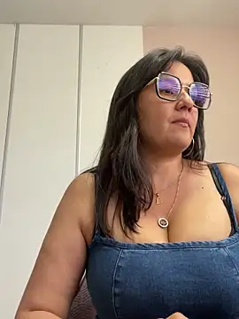 Snapshot of SWEETLILY18 chatting on March 1, 2025, 3:27 pm SWEETLILY18 online show from March 1, 2025, 3:27 pm