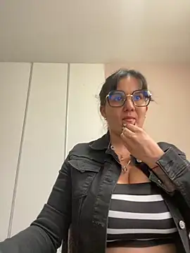 Snapshot of SWEETLILY18 chatting on March 4, 2025, 2:21 pm SWEETLILY18 online show from March 4, 2025, 2:21 pm