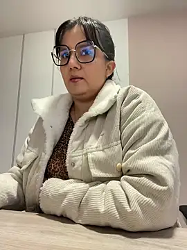 Snapshot of SWEETLILY18 chatting on March 5, 2025, 11:28 am SWEETLILY18 online show from March 5, 2025, 11:28 am