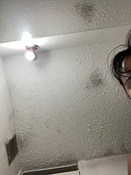 Snapshot of SWEETLILY18 chatting on March 19, 2025, 9:49 am SWEETLILY18 online show from March 19, 2025, 9:49 am