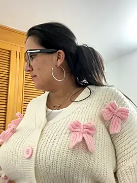 Snapshot of SWEETLILY18 chatting on November 29, 2025, 9:18 pm SWEETLILY18 online show from November 29, 2025, 9:18 pm