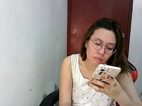 crizzybel online show from February 15, 2025, 9:15 pm