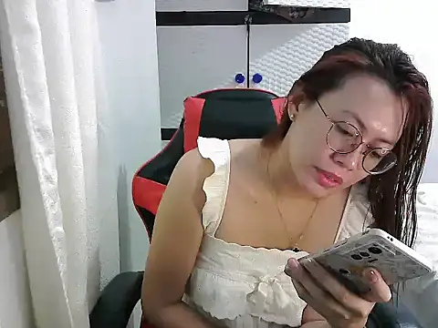 crizzybel online show from September 13, 2025, 3:45 pm