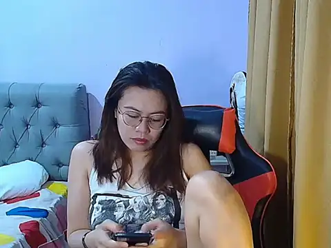 Snapshot of crizzybel chatting on May 25, 2026, 2:17 am crizzybel online show from May 25, 2026, 2:17 am