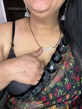 Snapshot of Zoya_Varma004 chatting on March 21, 2026, 6:29 am Zoya Varma004 online show from March 21, 2026, 6:29 am