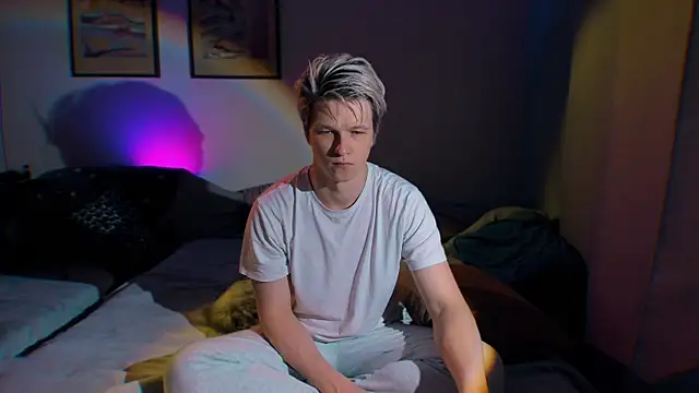 Breston Sweet online show from September 15, 2025, 6:08 pm