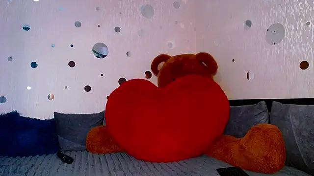 GENTLY--EVIL online show from March 14, 2025, 12:32 am