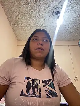 Snapshot of Leylafourniert chatting on December 19, 2024, 7:40 pm Leylafourniert online show from December 19, 2024, 7:40 pm