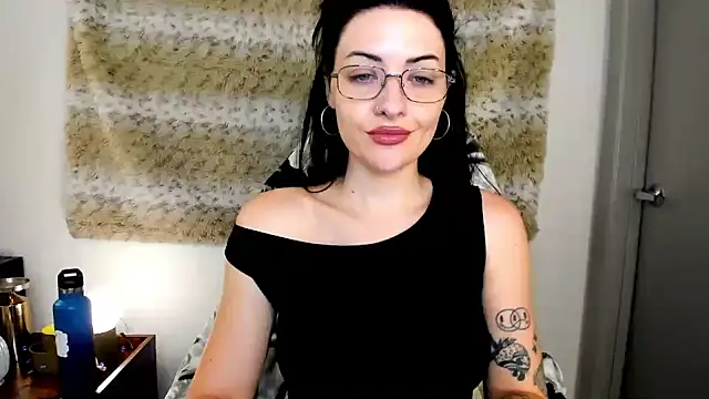 Snapshot of MelroseStrip chatting on September 27, 2025, 8:25 pm MelroseStrip online show from September 27, 2025, 8:25 pm