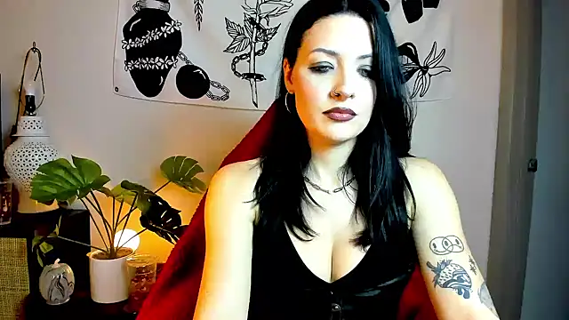 Snapshot of MelroseStrip chatting on October 31, 2025, 10:33 pm MelroseStrip online show from October 31, 2025, 10:33 pm