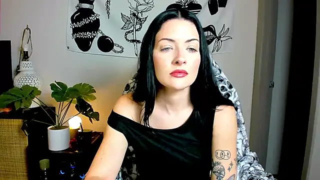 Snapshot of MelroseStrip chatting on November 11, 2025, 11:27 pm MelroseStrip online show from November 11, 2025, 11:27 pm