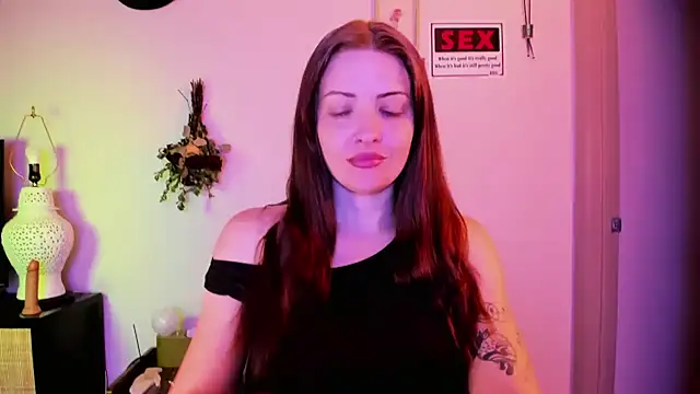 MelroseStrip online show from June 17, 2026, 8:21 pm