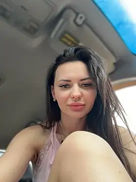 Snapshot of PrincessaHill_ chatting on June 4, 2026, 9:37 am PrincessaHill online show from June 4, 2026, 9:37 am