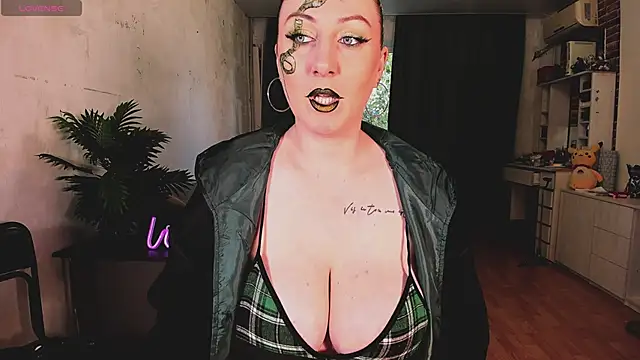 Snapshot of Mira_Xo_ chatting on October 17, 2025, 10:51 am Mira Xo online show from October 17, 2025, 10:51 am