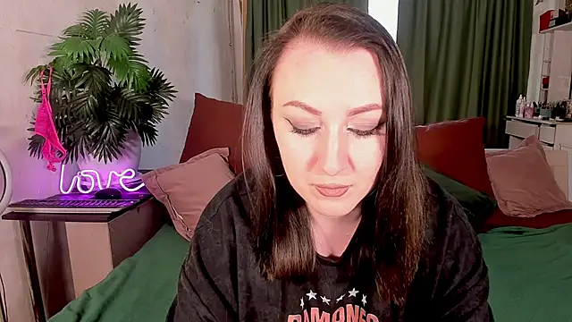 Snapshot of Mira_Xo_ chatting on November 3, 2025, 11:00 am Mira Xo online show from November 3, 2025, 11:00 am