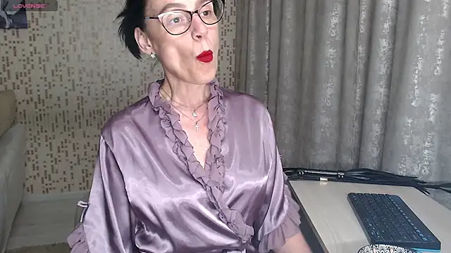 BelovedLady online show from May 11, 2026, 5:43 pm
