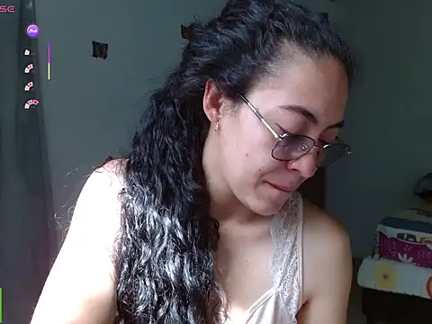 Snapshot of Olivia_Bright chatting on August 2, 2026, 2:59 pm Olivia Bright online show from August 2, 2026, 2:59 pm