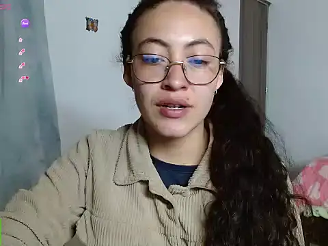 Snapshot of Olivia_Bright chatting on August 9, 2026, 12:45 am Olivia Bright online show from August 9, 2026, 12:45 am