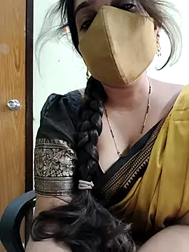 Snapshot of yoursana- chatting on November 3, 2025, 5:09 am yoursana- online show from November 3, 2025, 5:09 am