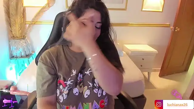 Snapshot of lucy26_ chatting on January 25, 2025, 8:21 am lucy26 online show from January 25, 2025, 8:21 am