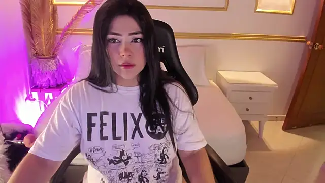 Snapshot of lucy26_ chatting on January 30, 2025, 2:27 am lucy26 online show from January 30, 2025, 2:27 am