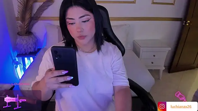 Snapshot of lucy26_ chatting on February 26, 2025, 5:20 am lucy26 online show from February 26, 2025, 5:20 am