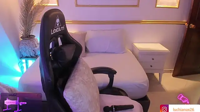 Snapshot of lucy26_ chatting on March 6, 2025, 2:30 am lucy26 online show from March 6, 2025, 2:30 am