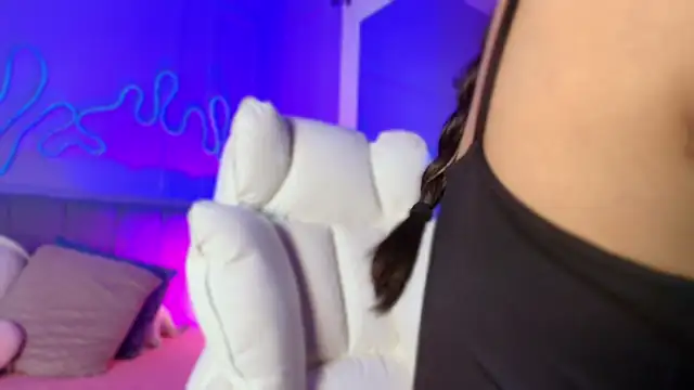 Sofly s online show from April 22, 2026, 11:45 am