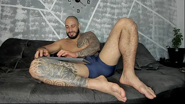 leonidas 18k online show from February 10, 2026, 3:05 pm