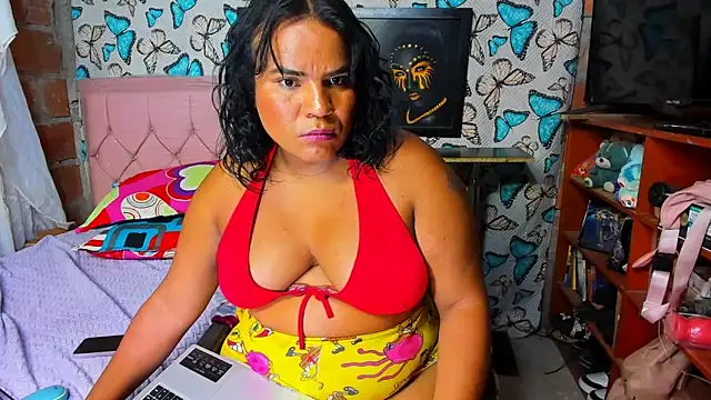 Snapshot of luciana_osorno chatting on February 10, 2026, 10:41 am luciana osorno online show from February 10, 2026, 10:41 am