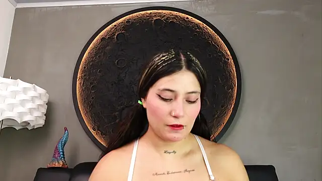 miss sharlotte18 online show from July 31, 2026, 6:07 pm